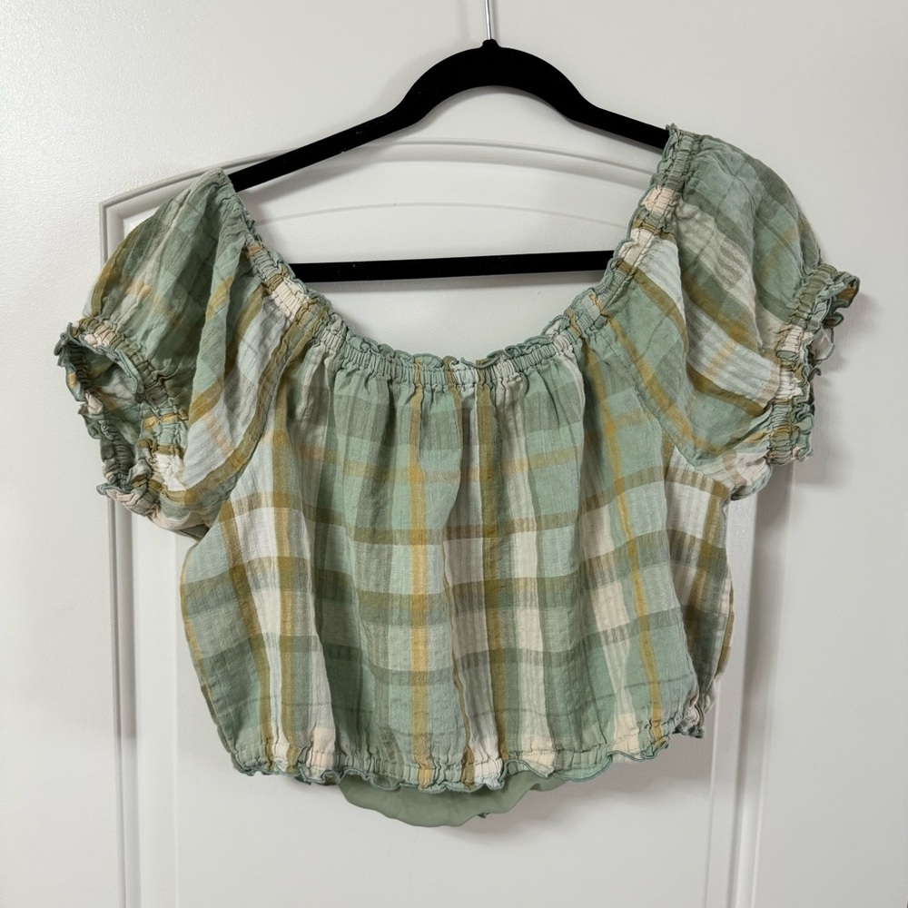 American Eagle off the shoulder top